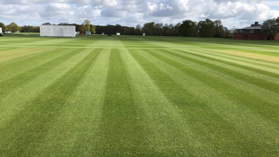 Ryder will produce a superb attractive green colour to all sports turf, whilst protecting plants from harmful UV rays. The long lasting colour intensity can be tailored by application rate and frequency.