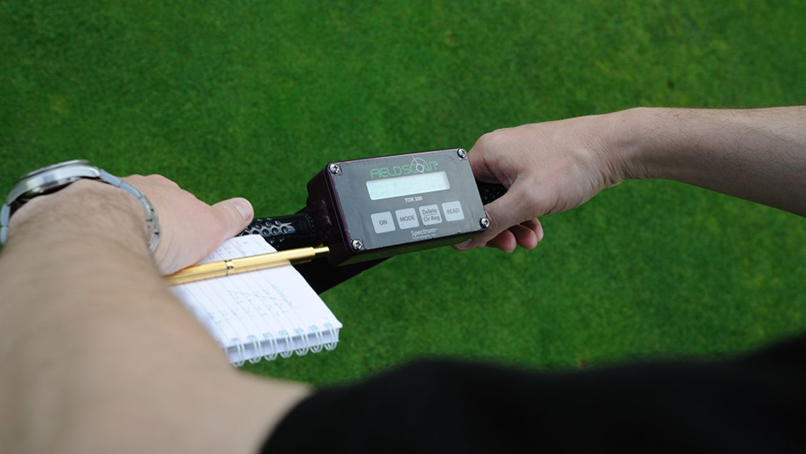 Moisture meter to record dry down rates