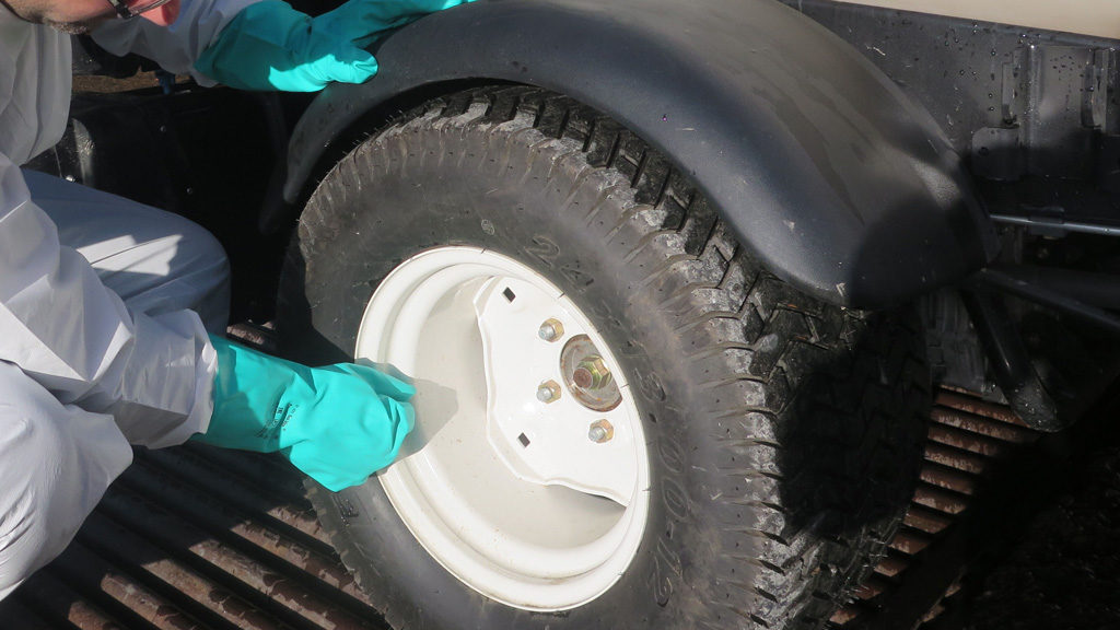 Sprayer set-up - Check even tyre pressures